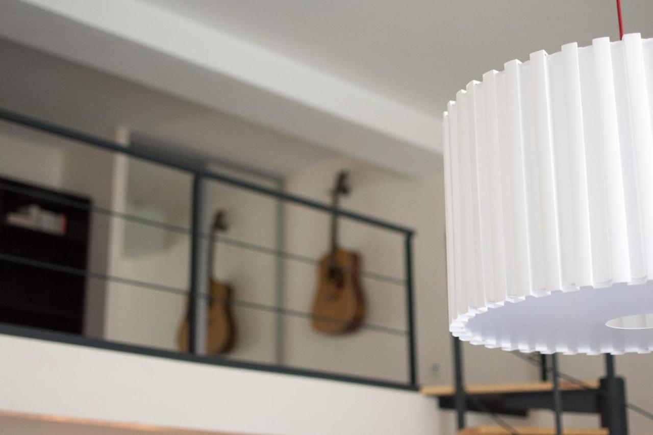 Apartamento Divonne - Loft Cosy Avec Jardin Partage Arlés Exterior foto